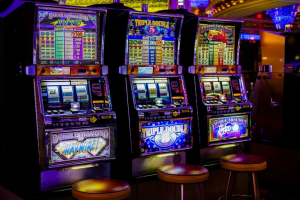 Exploring the History of Online Slot Machines and Their Advantages