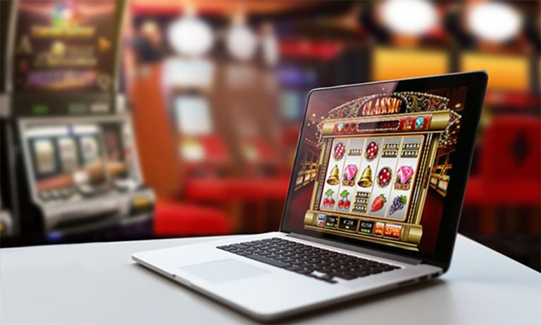 How do players unlock exclusive online casino rewards?